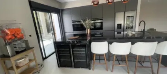 7 bedrooms Villa in Marbella, Spain No. 29871 6