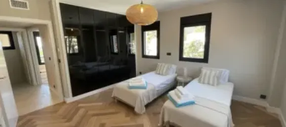 7 bedrooms Villa in Marbella, Spain No. 29871 36