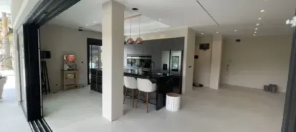 7 bedrooms Villa in Marbella, Spain No. 29871 11