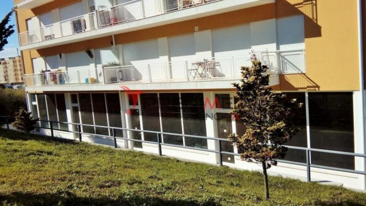 366m² Shop in Braga, Portugal No. 8113