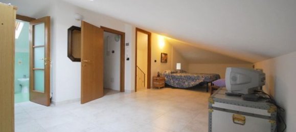 7 rooms House in Sarzana, Italy No. 125998 11
