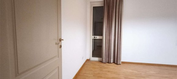 Propriété commerciale à Quarrata, Italy 560m² No. 45228 8