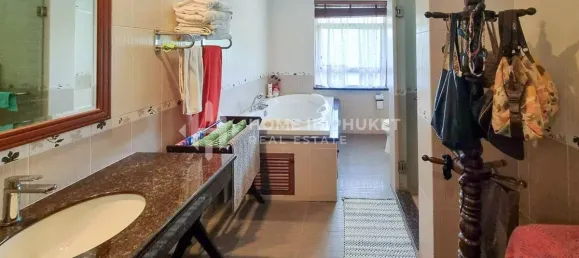 4 bedrooms House in Kathu, Thailand No. 61031 12