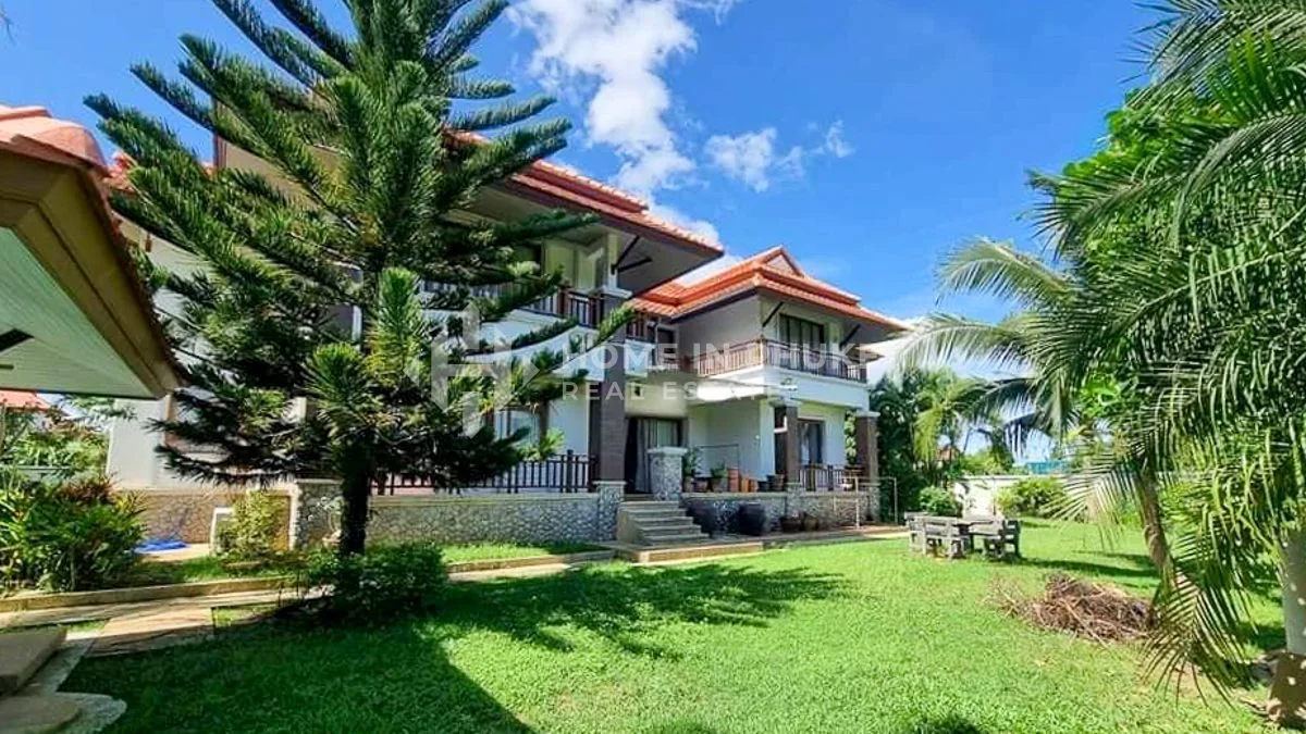 4 bedrooms House in Kathu, Thailand No. 61031