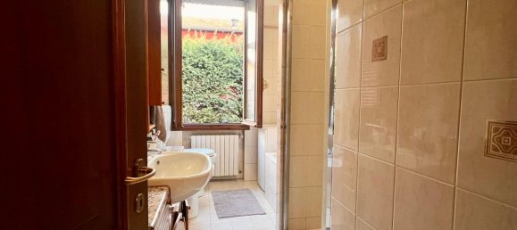 5 bedrooms House in Modena, Italy No. 337678 4