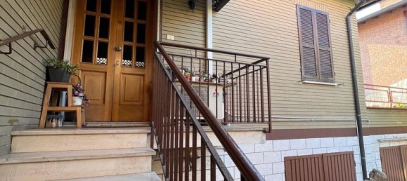 5 bedrooms House in Modena, Italy No. 337678 7