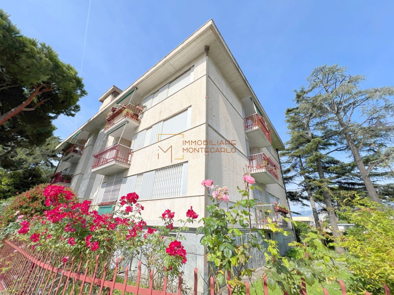 3 rooms Apartment in Bordighera, Italy No. 166237