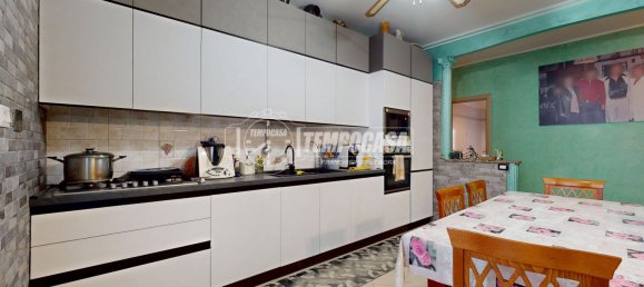 3 bedrooms Apartment in Rivoli, Italy No. 89228 2