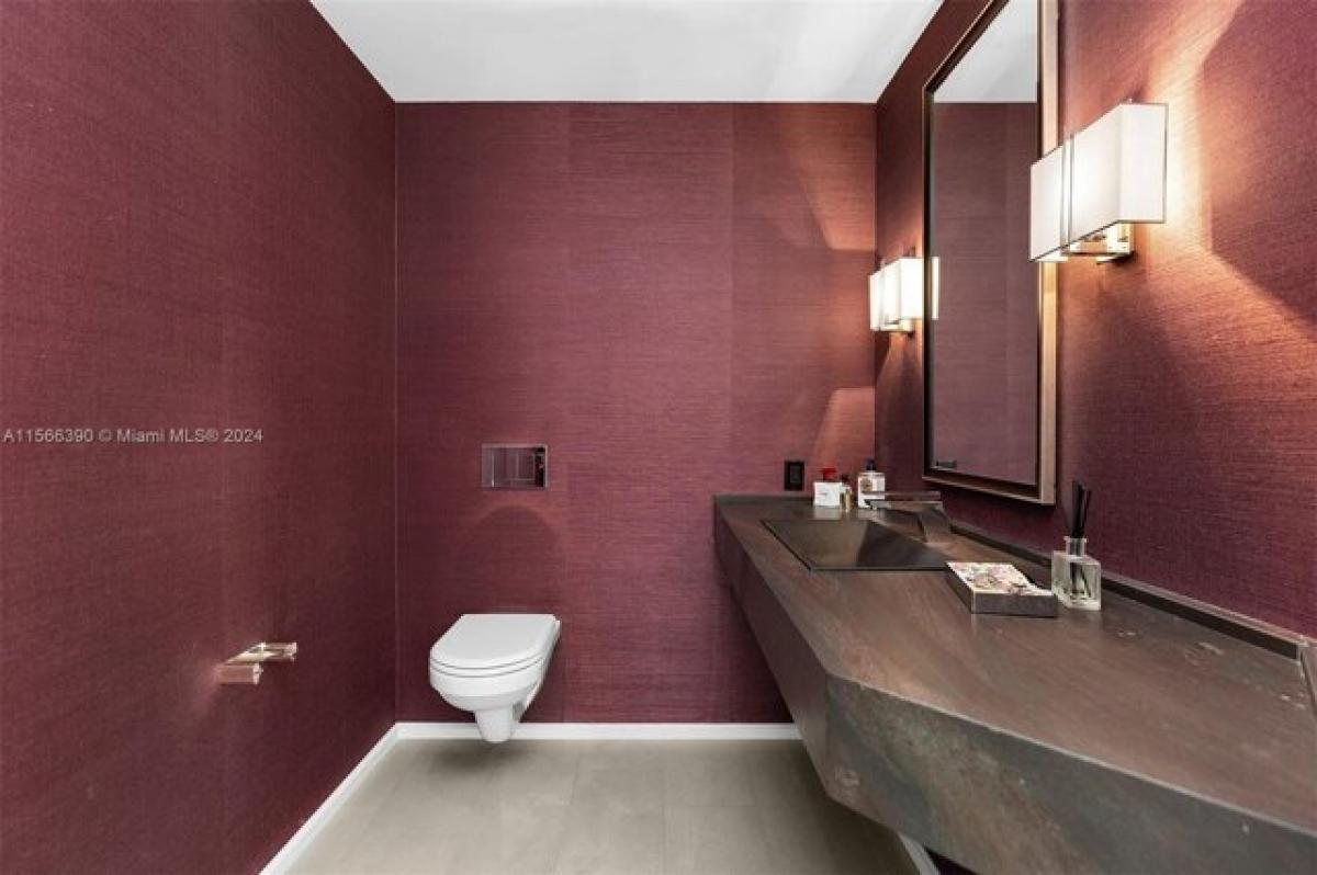 7 bedrooms House in Miami, USA No. 219682