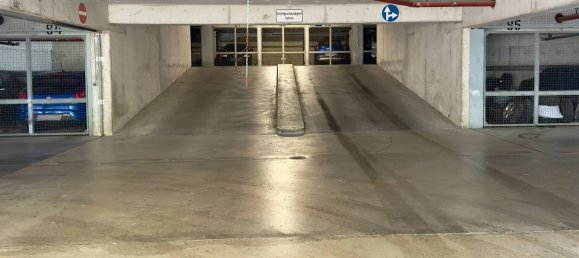  موقف سيارات في Munich, Germany رقم 200948 3