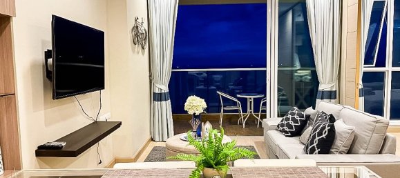 1 bedroom Condo in Pattaya, Thailand No. 12014 2