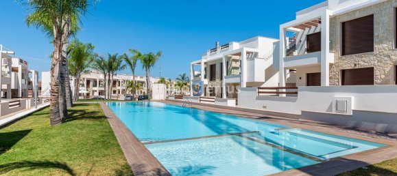 2 bedrooms Bungalow in Torrevieja, Spain No. 8746 3