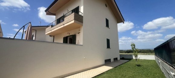 3 bedrooms Villa in Vitulazio, Italy No. 337851 17