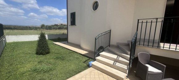 3 bedrooms Villa in Vitulazio, Italy No. 337851 3