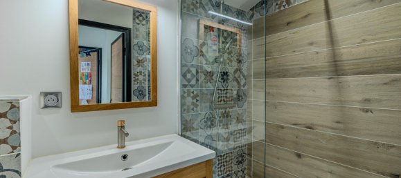 5 bedrooms House in Nantes, France No. 98232 9