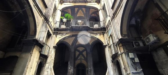 11 rooms Apartment in Naples, Italy No. 144867 5