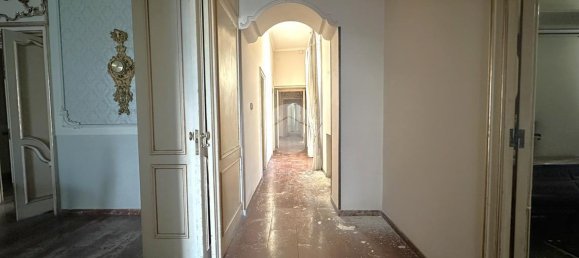 11 rooms Apartment in Naples, Italy No. 144867 22