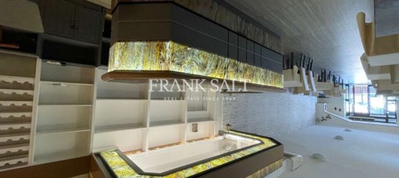  Cafe / restaurant in Saint Paul's Bay, Malta No. 13265 2