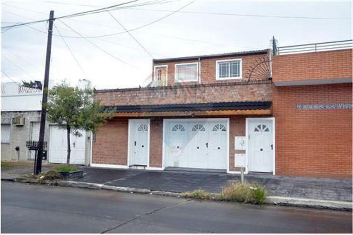 3 bedrooms House in Bermudez, Argentina No. 88148