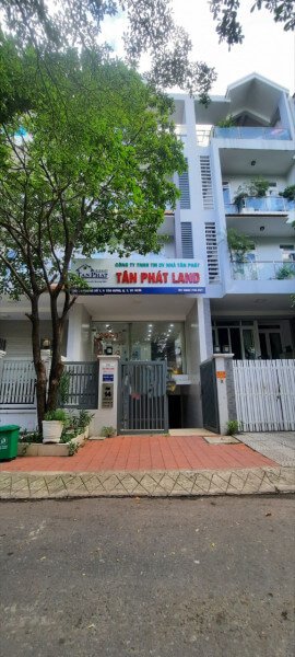 100m² House in District 7, Vietnam No. 7270