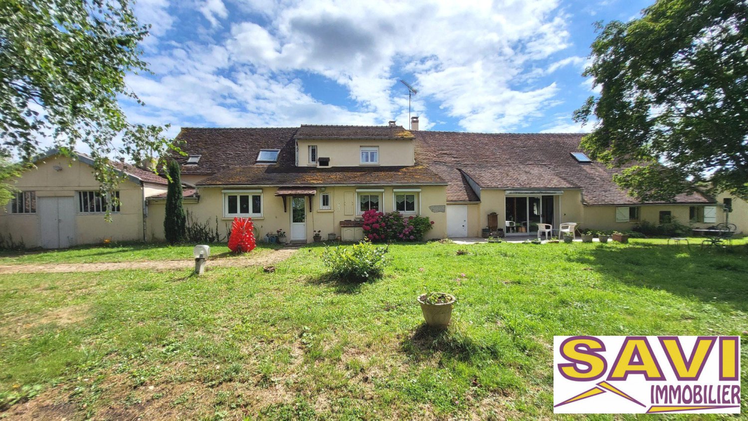 5 bedrooms House in Griselles, France No. 260365