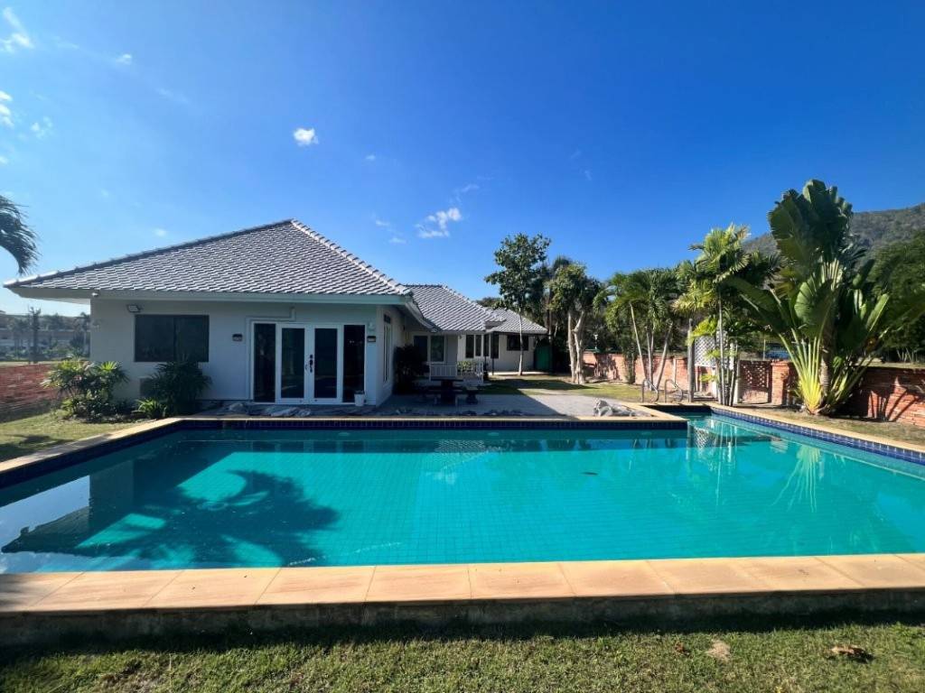 Вилла с 4 спальнями в Ча-ам, Таиланд № 26671