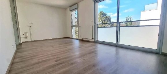 Estudio en Nantes, France No. 95049 2