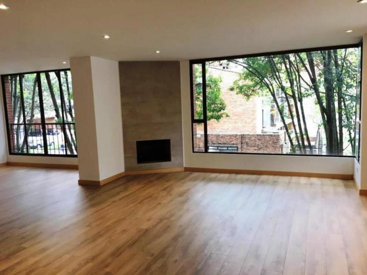 3 bedrooms House in Bogota, Colombia No. 10239