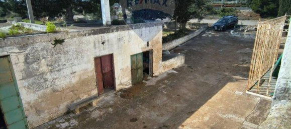 Дом с 6 комнатами в Монополи, Италия № 138237 14