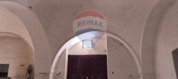 Дом с 6 комнатами в Монополи, Италия № 138237 19