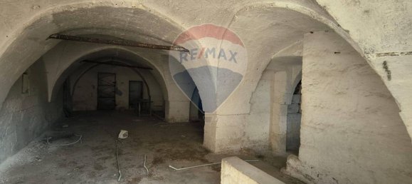 Дом с 6 комнатами в Монополи, Италия № 138237 10