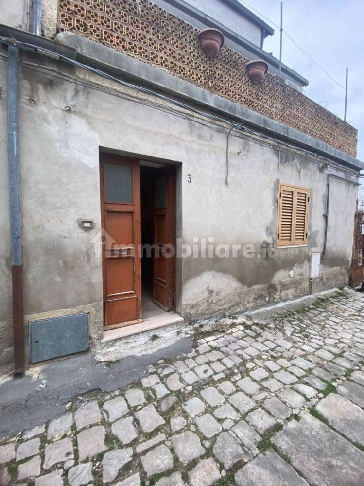 1 bedroom Apartment in Catignano, Italy No. 250814