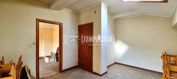 2-salle Appartement à Salsomaggiore Terme, Italy No. 268697 8