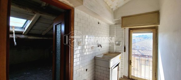 2-salle Appartement à Salsomaggiore Terme, Italy No. 268697 7