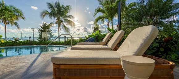 4 dormitorios propiedad comercial en venta en Miami, Miami-Dade, Florida, USA № 615926 16