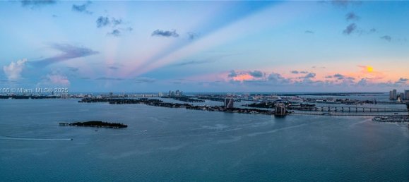 4 dormitorios propiedad comercial en venta en Miami, Miami-Dade, Florida, USA № 615926 29