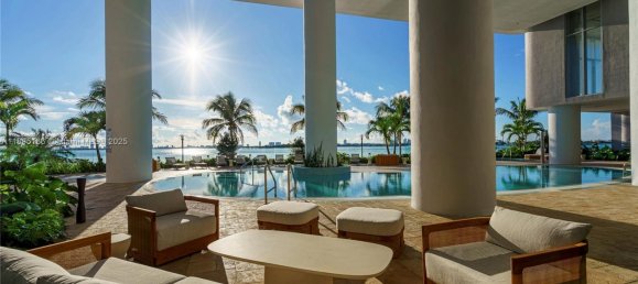 4 dormitorios propiedad comercial en venta en Miami, Miami-Dade, Florida, USA № 615926 17