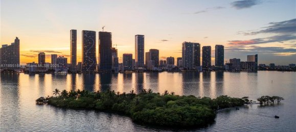 4 dormitorios propiedad comercial en venta en Miami, Miami-Dade, Florida, USA № 615926 27