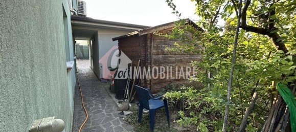 Villa de 4 dormitorios en Rivarolo Mantovano, Italy No. 273565 2