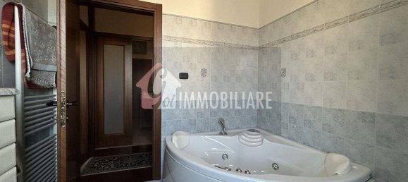 Villa de 4 dormitorios en Rivarolo Mantovano, Italy No. 273565 45