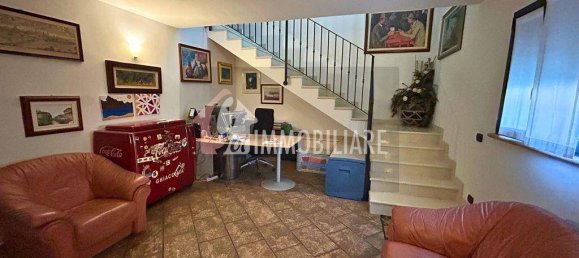 Villa de 4 dormitorios en Rivarolo Mantovano, Italy No. 273565 8