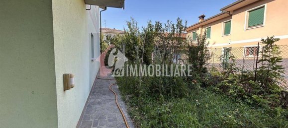 Villa de 4 dormitorios en Rivarolo Mantovano, Italy No. 273565 4