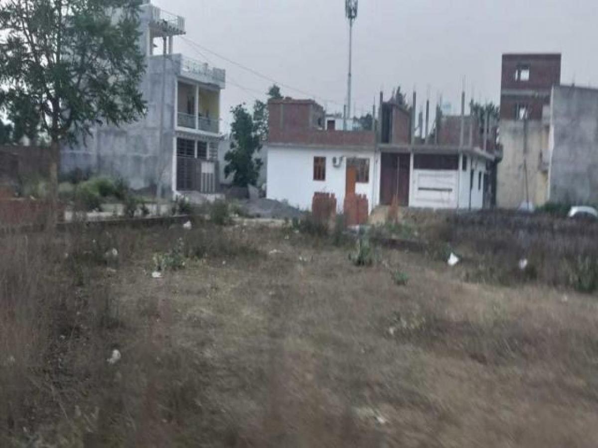  Land in Lucknow, India No. 36502