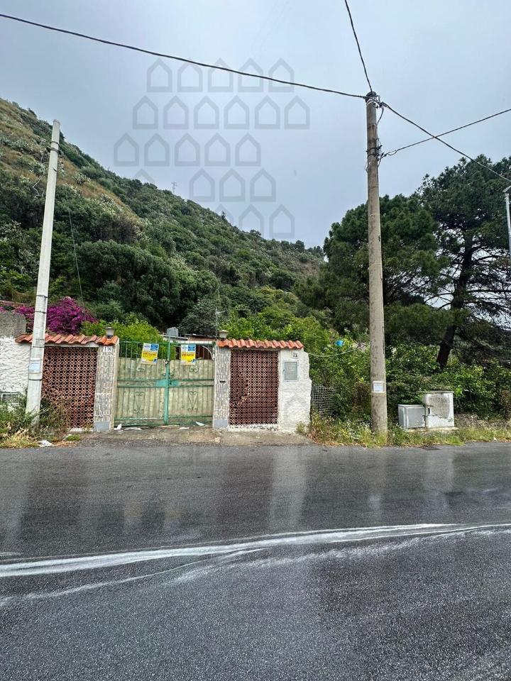 Вилла с 3 комнатами в Мессина, Италия № 17637