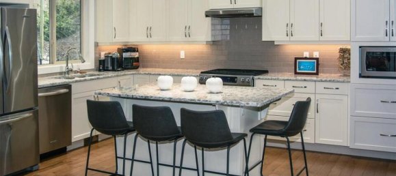 3 bedrooms House in British Columbia, Canada No. 1317 3