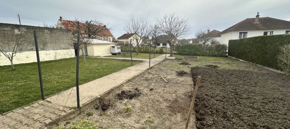 3 bedrooms House in Saint-Germain-des-Fosses, France No. 200926 13