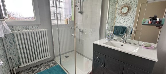 3 bedrooms House in Saint-Germain-des-Fosses, France No. 200926 12