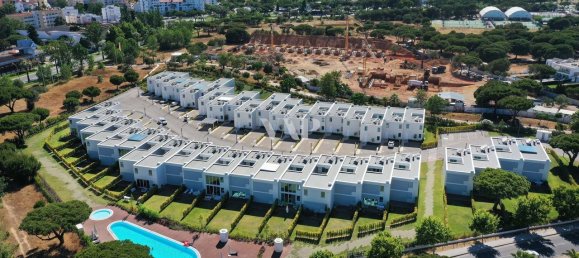 3 Schlafzimmer Haus in Quarteira, Portugal, Nr. 130950 39