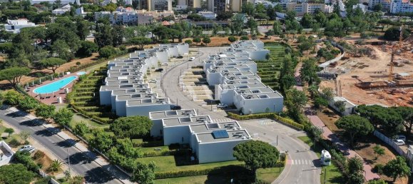 3 Schlafzimmer Haus in Quarteira, Portugal, Nr. 130950 40