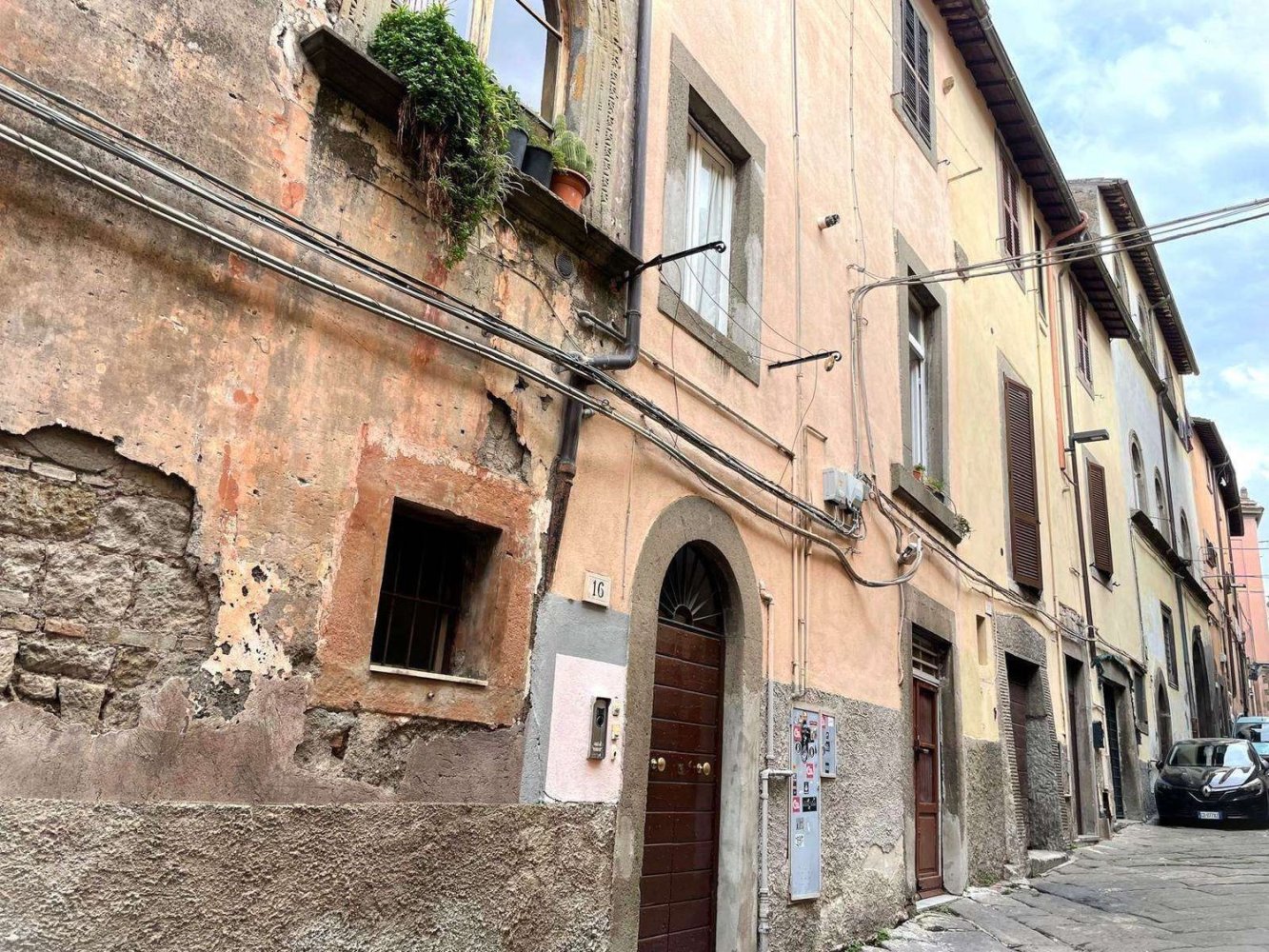 Квартира с 5 комнатами в Витербо, Италия № 284740